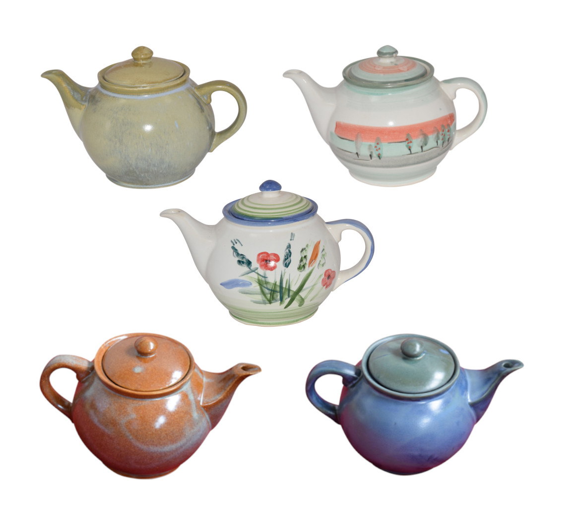 Teekannen aus Keramik in verschiedenen Farben und Motiven | Handarbeit